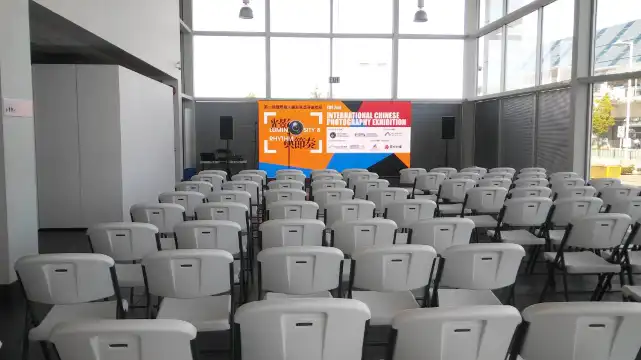 Hotels near Lipont Place