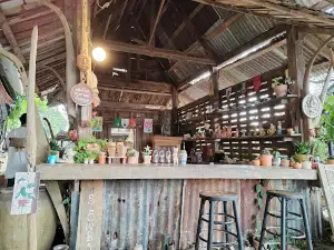 Ban Din Mot Daeng
