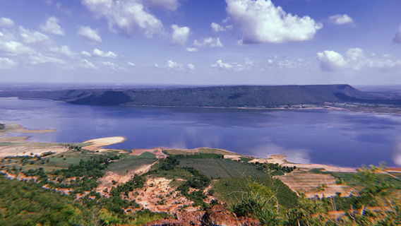 วัดเขาจอมทอง