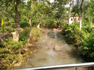 Chuwan Dham Bant