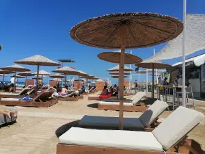 Paralia Chrisi Akti
