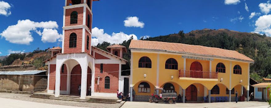Plaza de Centro Poblado Colcas, Huari