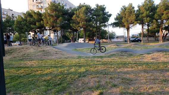 Gogla Leonidze Monument
