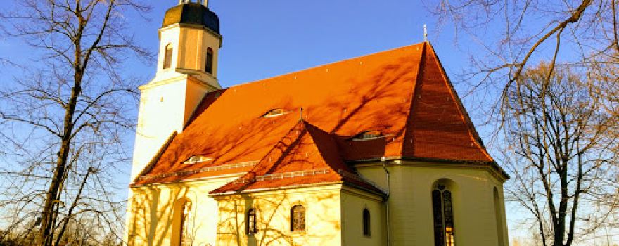 Pfarrhof der Ev.-Luth.-Kirche Lenz