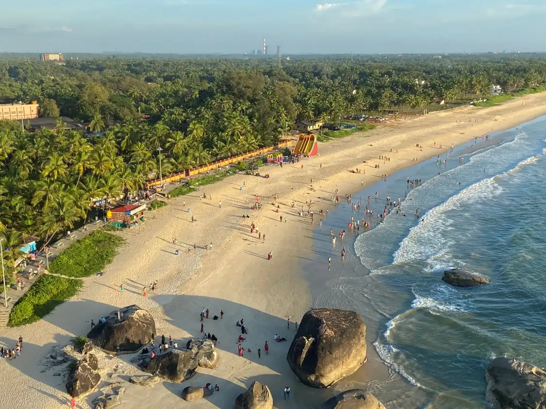 Hotels near Kapu Beach