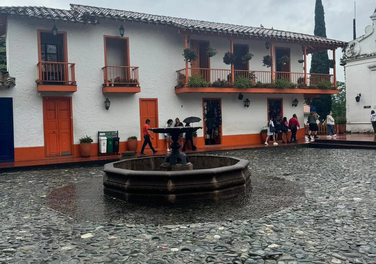 Hotels near Pueblito Paisa