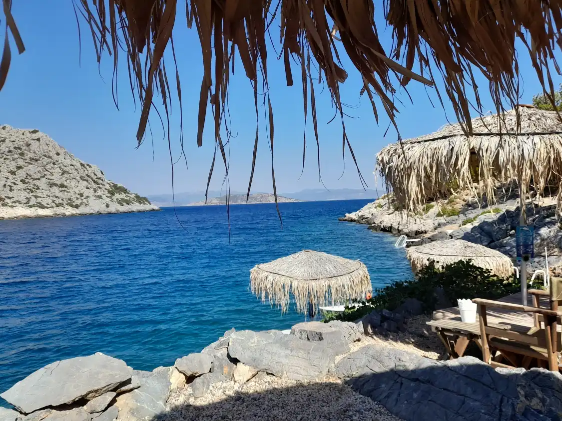 Hotels near Aponisos Beach