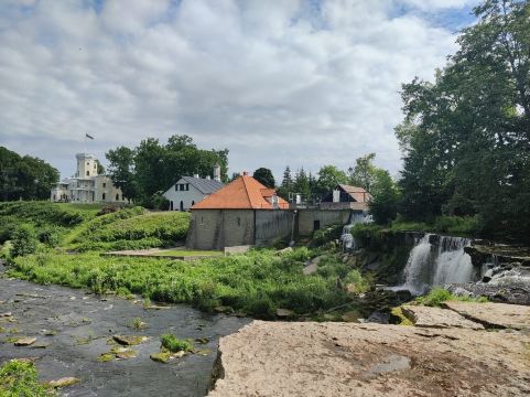 Mve Keila waterfall
