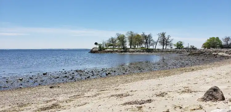 Hotels in der Nähe von Cove Island Park
