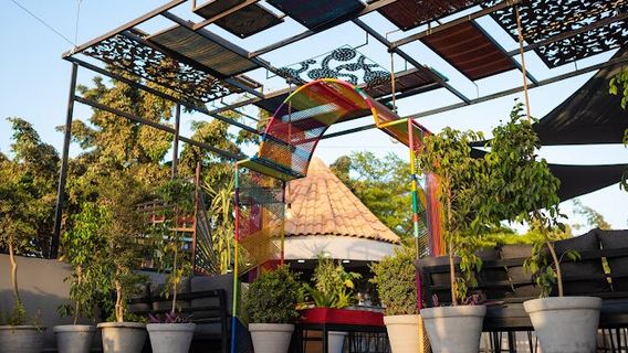 Loman Art House - B&B - Gallery - Cafe - Rooftop