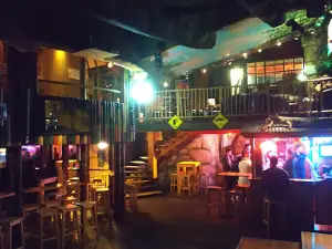 Le Fost - Australian Club
