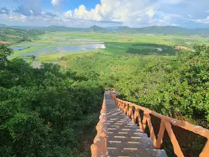 Điểm ngắm cánh đồng lúa ven núi lửa