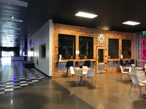 District Eat & Play, Salina