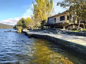 Praia Viquela Lago de Sanabria