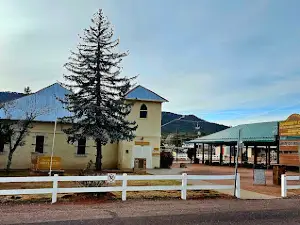 Pine-Strawberry Museum