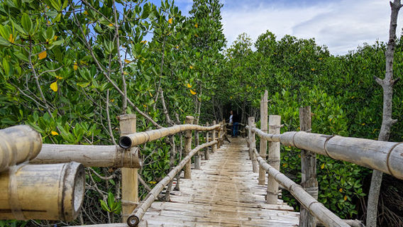 Tubajon Aquamarine Park
