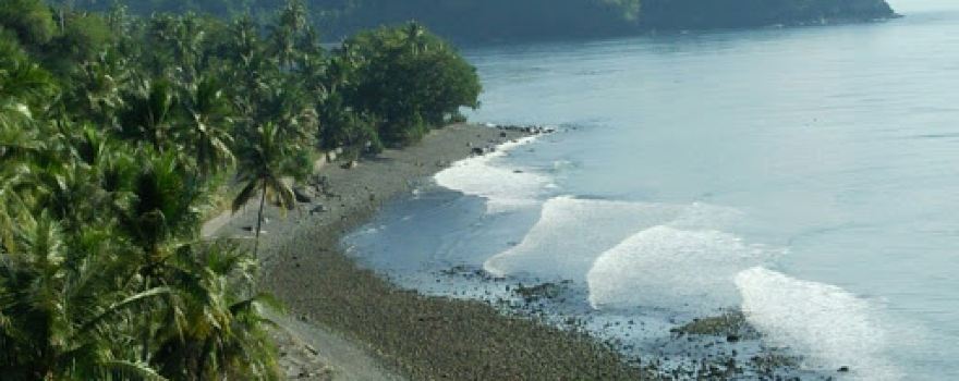 Pantai Maropokot