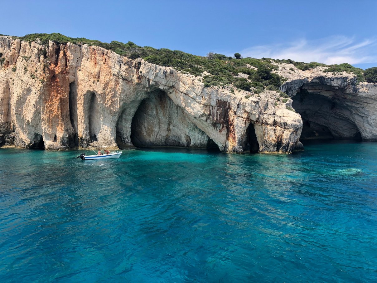 5. เกาะซาคินทอส (Zakynthos) – ที่ตั้งของหาดนาวาจีโอ