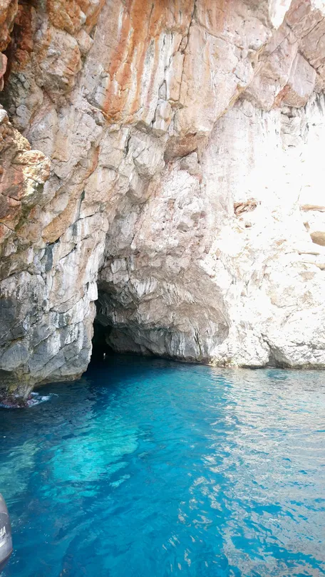 3_Blue Cave