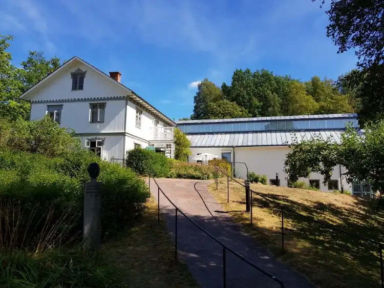 Hotels near Rackstadmuseet