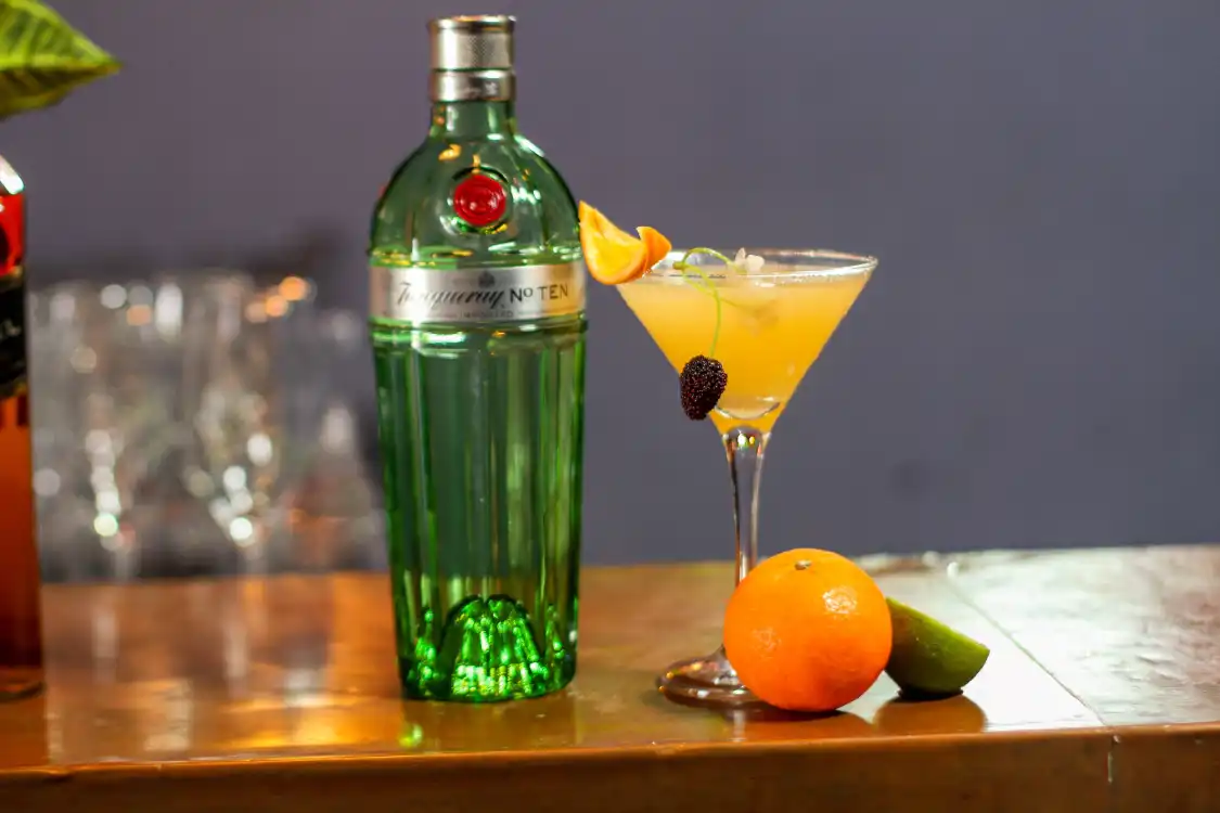 Hotels near Tailor Bar