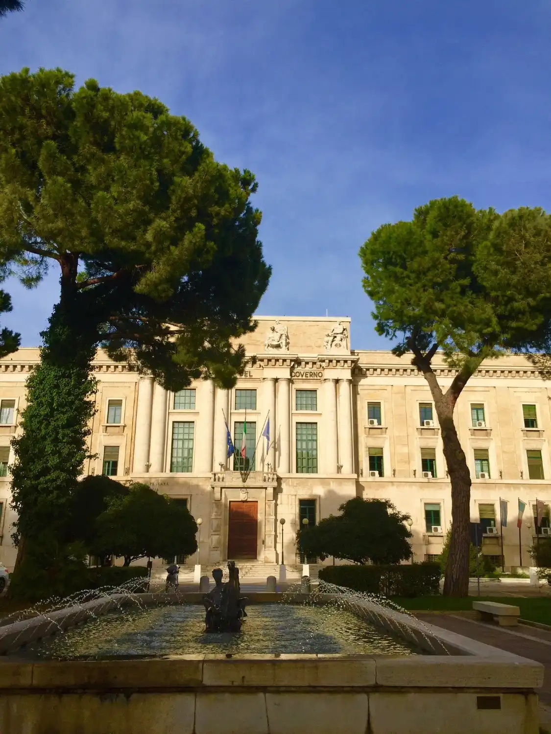 Hotels near Fontana 'La Pescara'