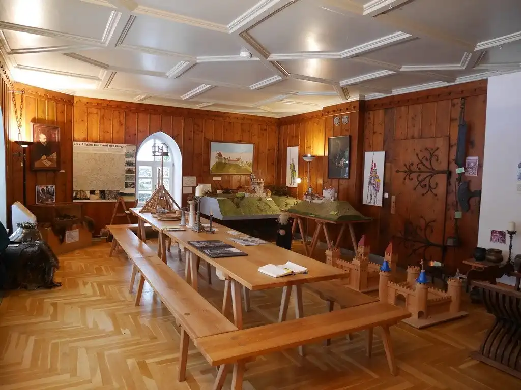 Hotels near Allgauer Burgenmuseum