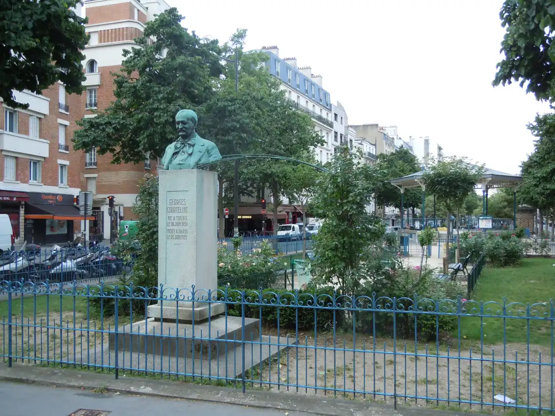 Hôtels à proximité de : Monument a Geoges Courteline