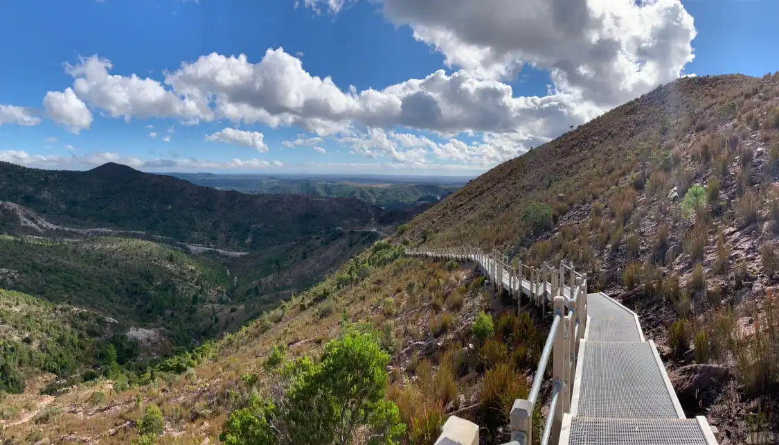 Hotels near Horsetail Falls