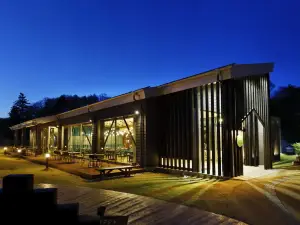Cross Wonder Dining