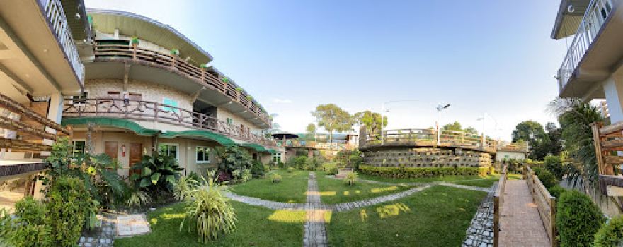 ELENEST EVENT CENTER (ENTRANCE)