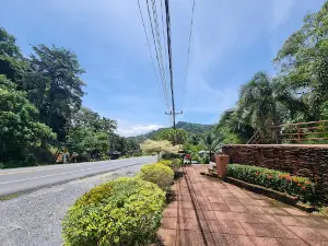 Khiriwong bridge, Tha Dee canal