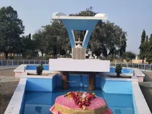 Shri Gurudeo Sewa Ashram (Sant Tukdoji Maharaj Mandir Parisar) Gurukunj, Mozari
