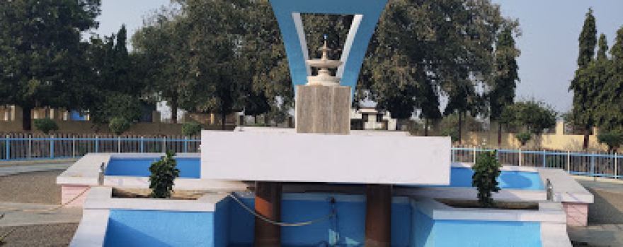 Shri Gurudeo Sewa Ashram (Sant Tukdoji Maharaj Mandir Parisar) Gurukunj, Mozari