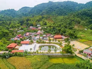 Hoang Van Thu memorial