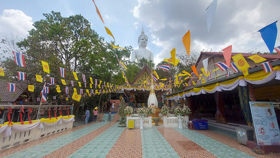 Phra Chao Yai Kaew Mukda Sri Trairat
