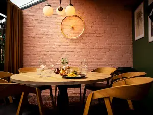 Pink Bistro
