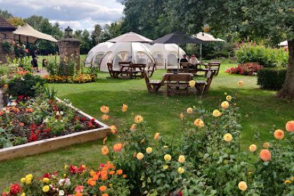 Stirrups Bar & Restaurant