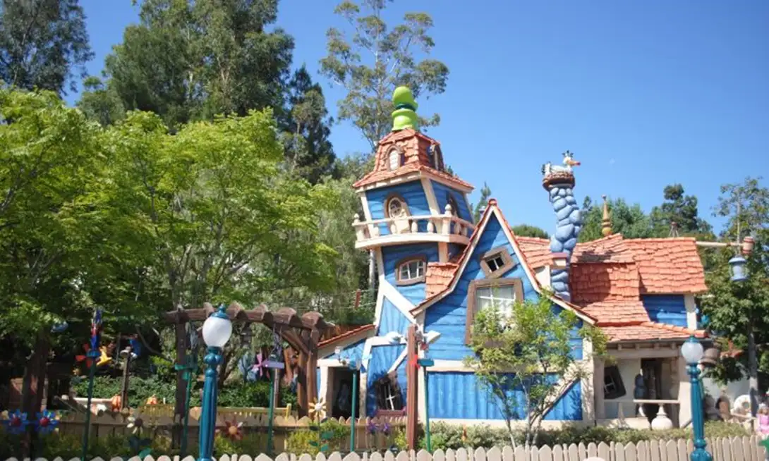  Goofy's Playhouse