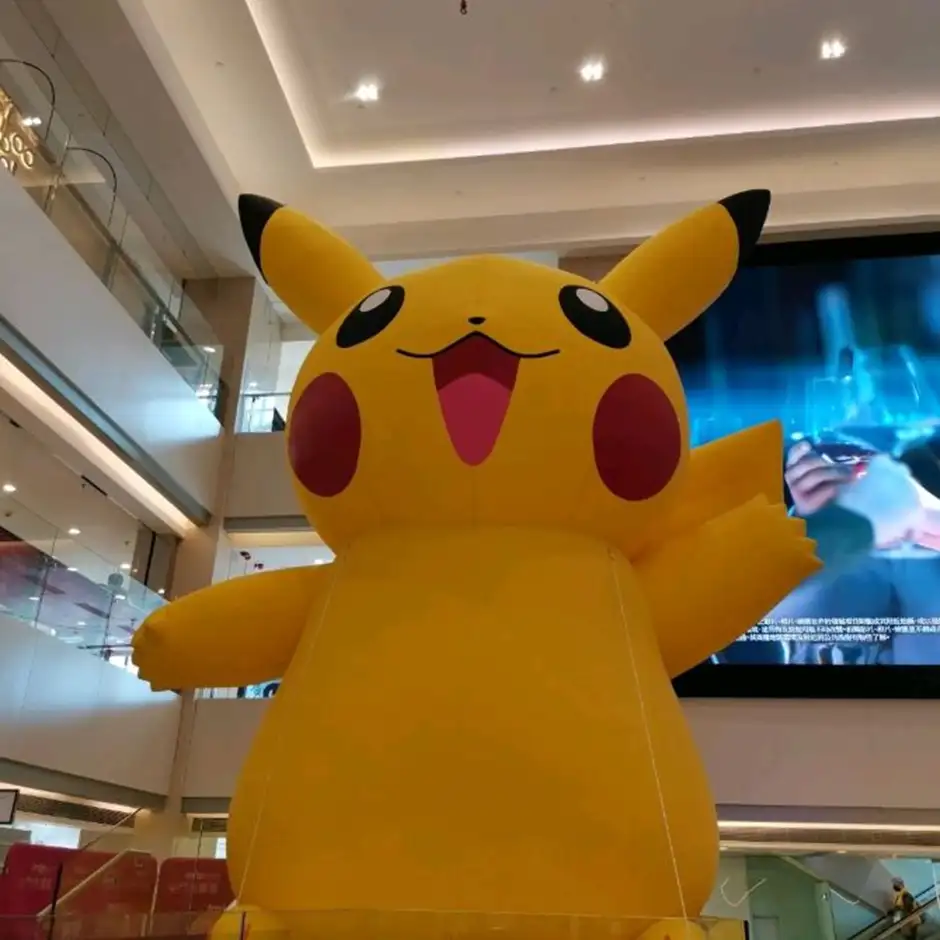 聖誕樹2022 – 屯門市廣場7米高巨型比卡超 