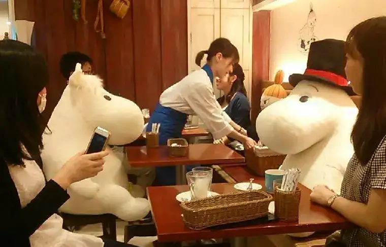 東京晴空塔餐廳內有多隻姆明公仔陪您進餐