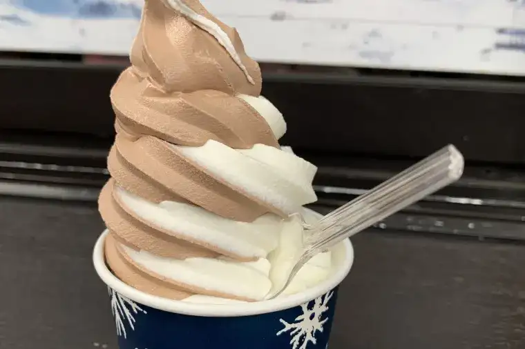 必食白色戀人雪糕