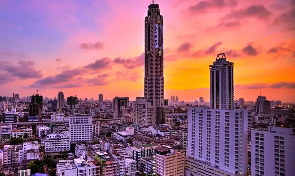 曼谷自助餐2025 - 曼谷彩虹雲霄酒店自助餐夜景