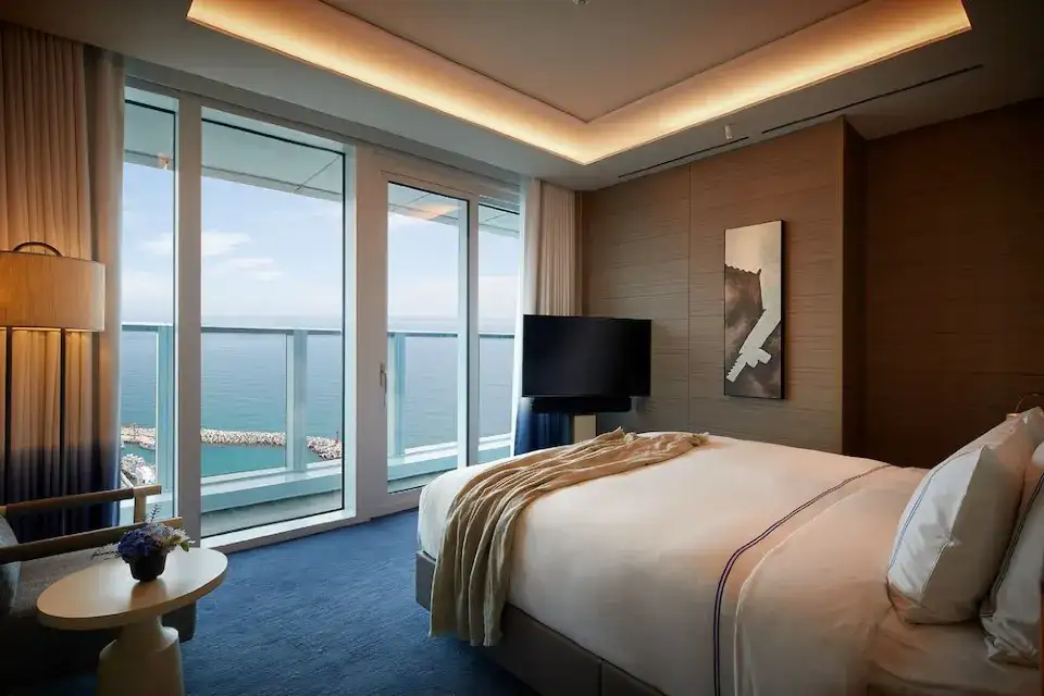 豪華雙人床套房尾浦港口景