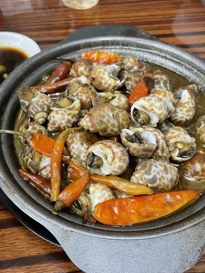 招牌菜 - 辣酒煮花螺