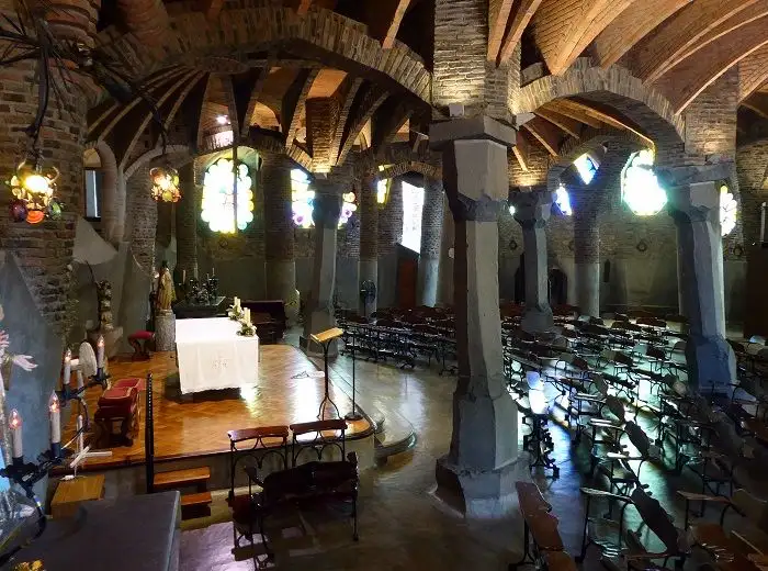 コロニア・グエル教会堂