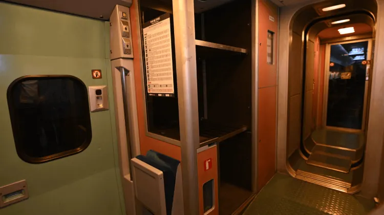 KTX 列車設施：行李寄存