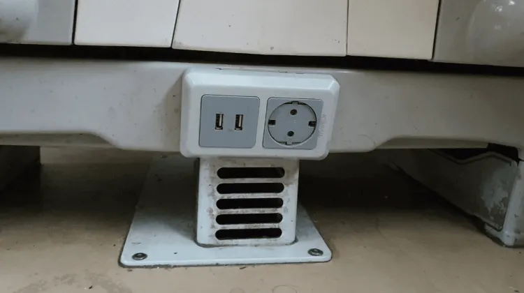 韓國火車設施：插座