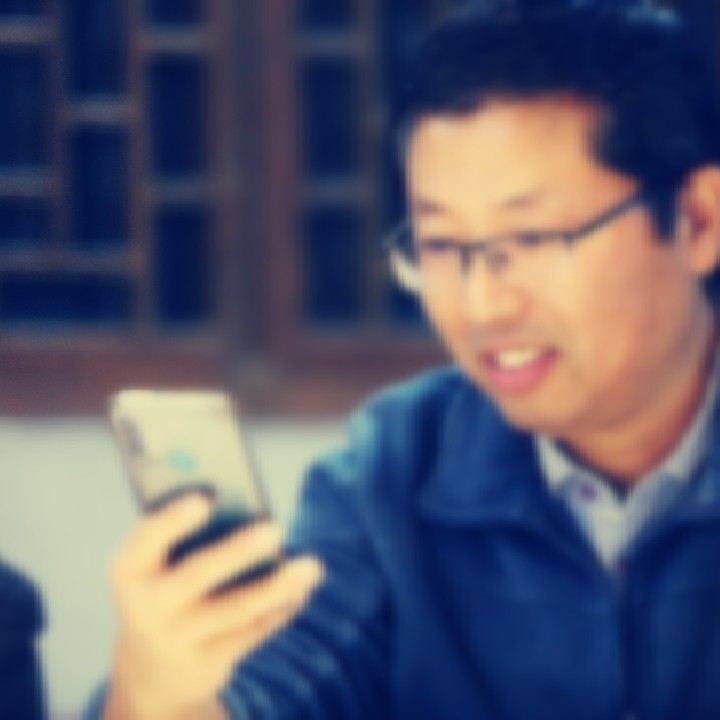 user-avatar