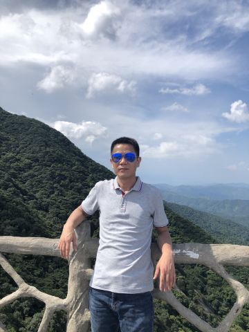 user-avatar